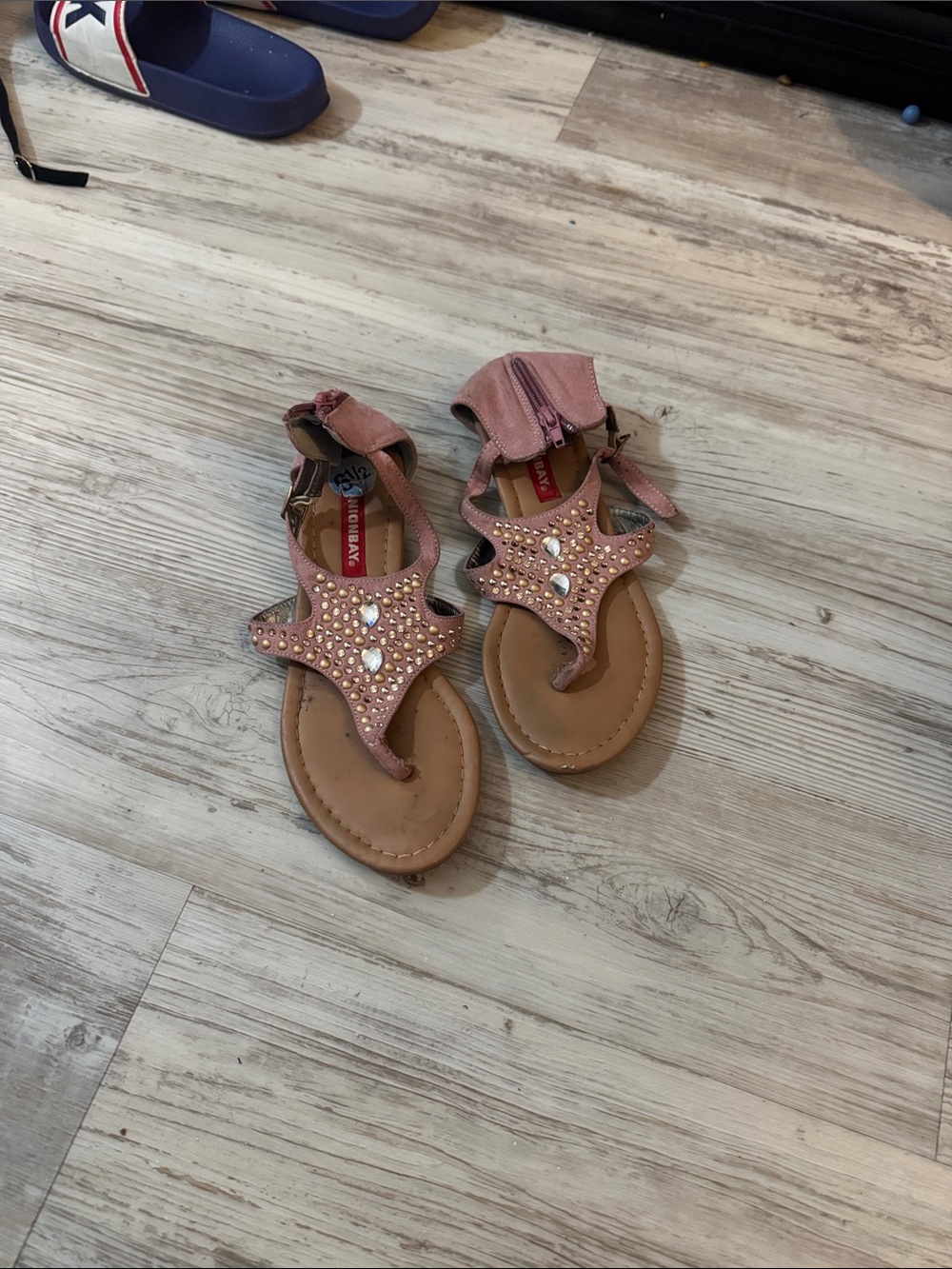 Kids Pink Jeweled Star T-Strap Sandals